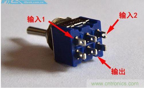 DIY：自制超炫音頻分配器，實現音箱共用