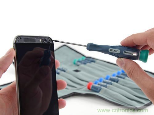 牛人強(qiáng)拆！新HTC One(M8)真機(jī)精密做工難修理