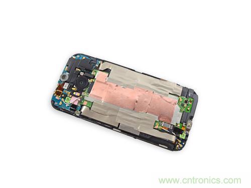 牛人強(qiáng)拆！新HTC One(M8)真機(jī)精密做工難修理