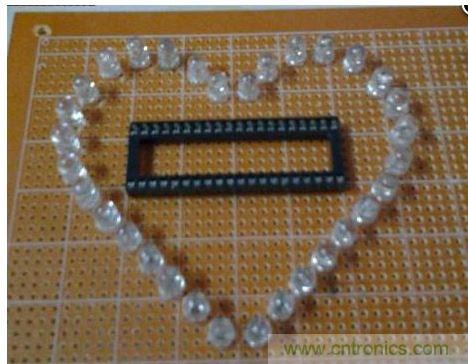  &ldquo;心&rdquo;型LED 焊接正面布局圖