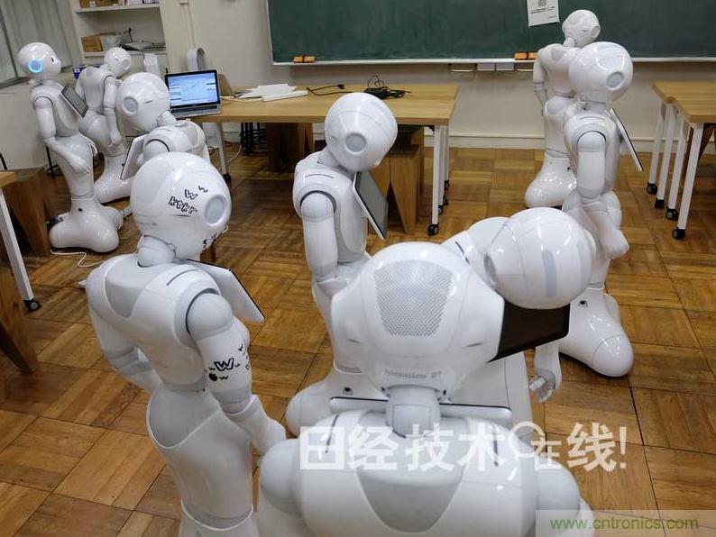 拆解筆記本不過癮，那就來拆拆日本情感機器人吧！