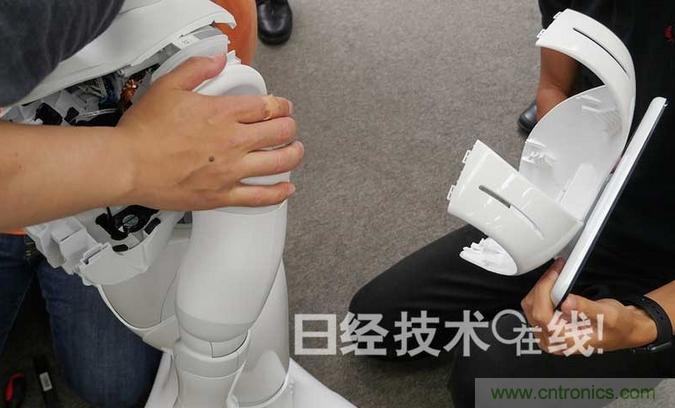 拆解筆記本不過癮，那就來拆拆日本情感機器人吧！