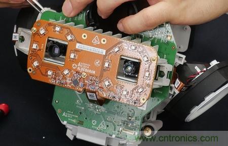 拆解筆記本不過癮，那就來拆拆日本情感機器人吧！