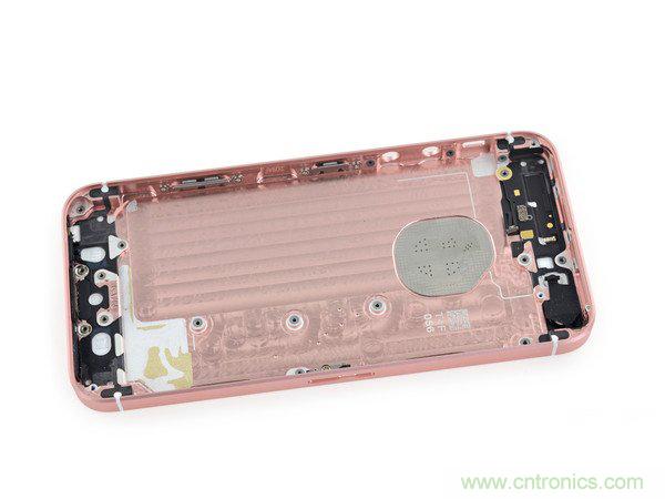 有什么地方沒有變？iPhone SE真機拆解