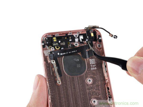 有什么地方沒有變？iPhone SE真機拆解