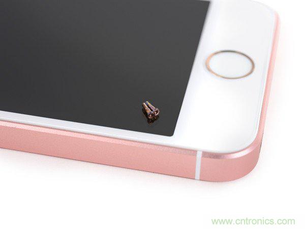 有什么地方沒有變？iPhone SE真機拆解