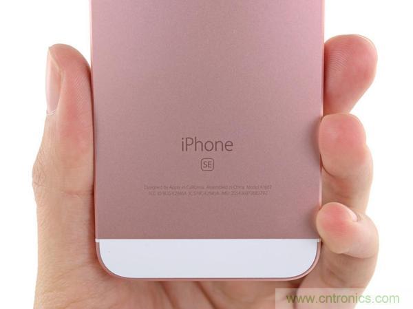 有什么地方沒有變？iPhone SE真機拆解