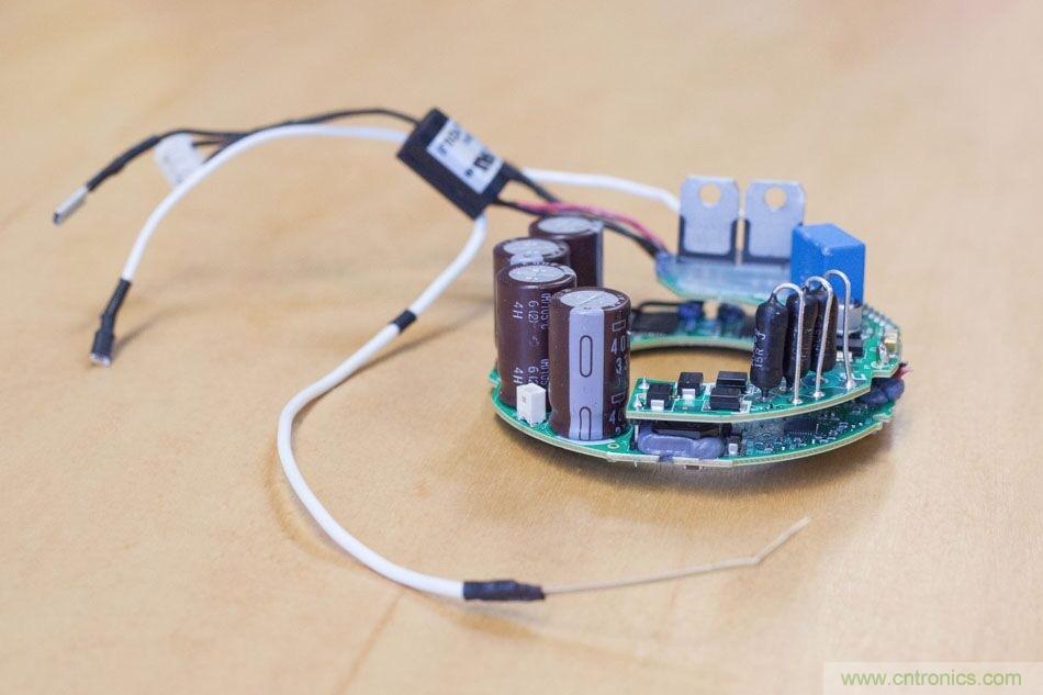 拆解戴森吹風機：近三千元的價格貴在哪？